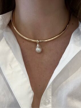 Gold Choker Necklace with Pearl Drop
